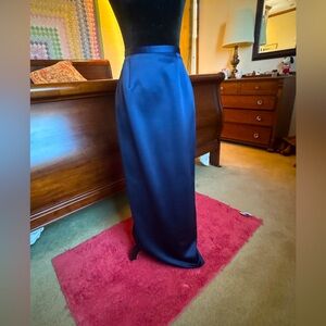 ZOLA EVENING Satin skirt.  Size 6 Made in USA